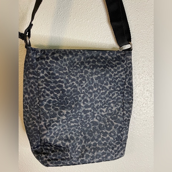 Baggallini Nylon Grey Casual Travel Crossbody Purse - Picture 5 of 9